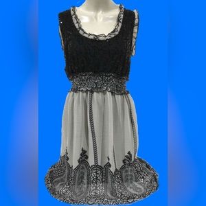Vintage style cocktail dress by American Rag. EUC. Size 0X.